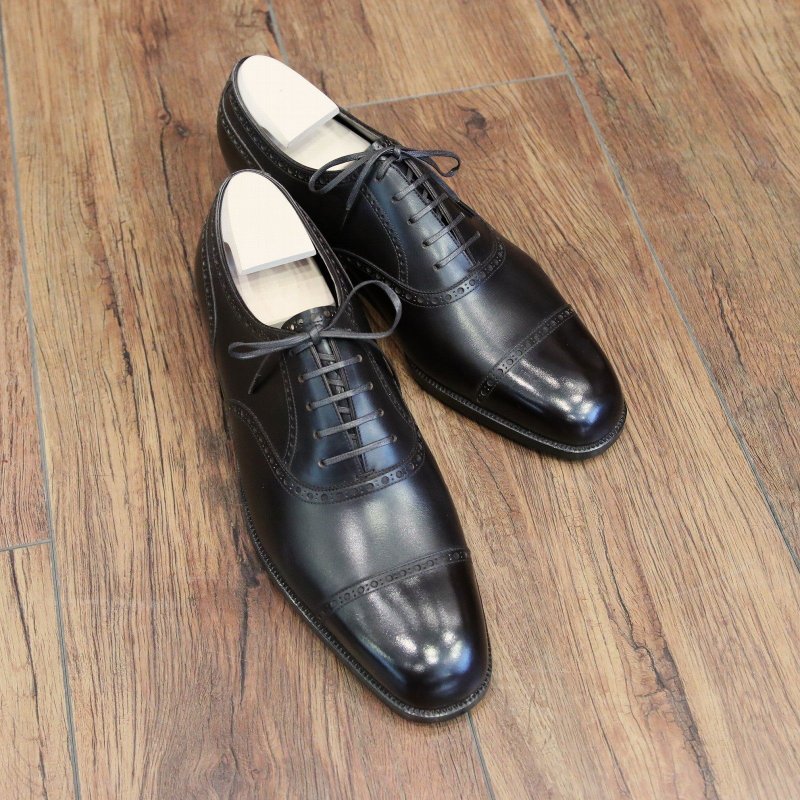 BESPOKE SHOES by YUKI SHIRAHAMA BOTTIER
Quarter brogue