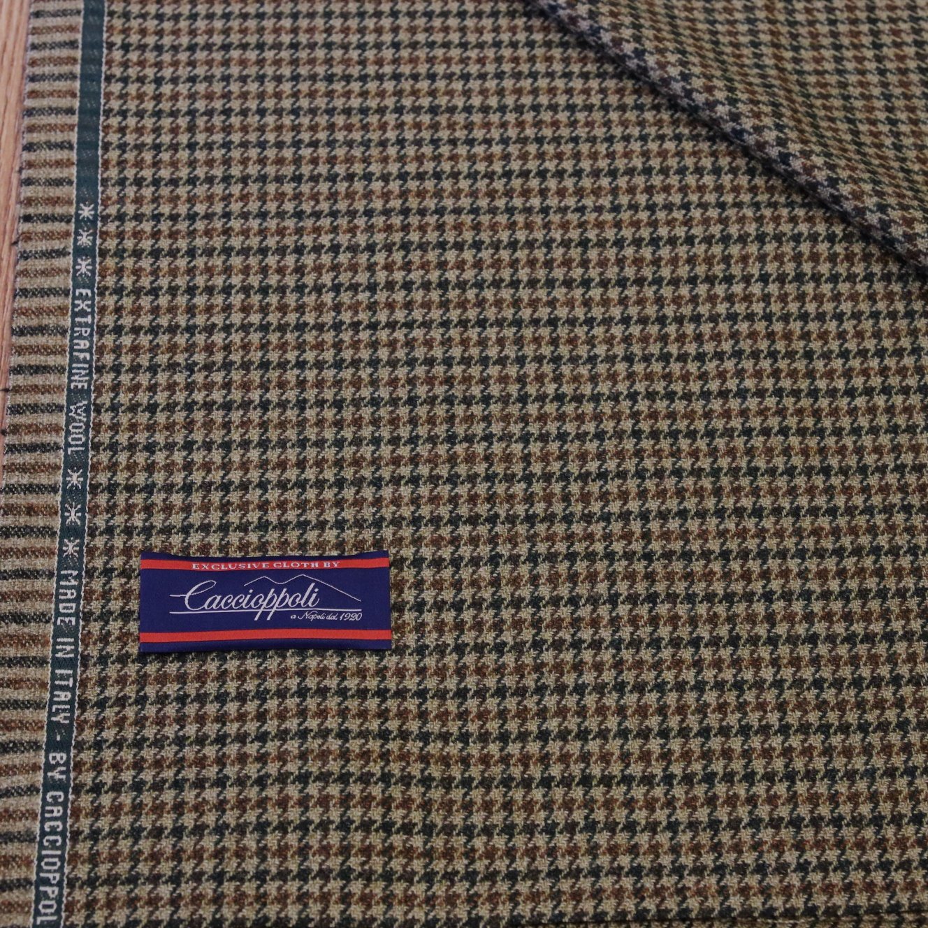 ｍerchant：Caccioppoli
Season：AW
Item：Jacket
Comp.：98％Wool 2％Silk
Length：2.0ｍ