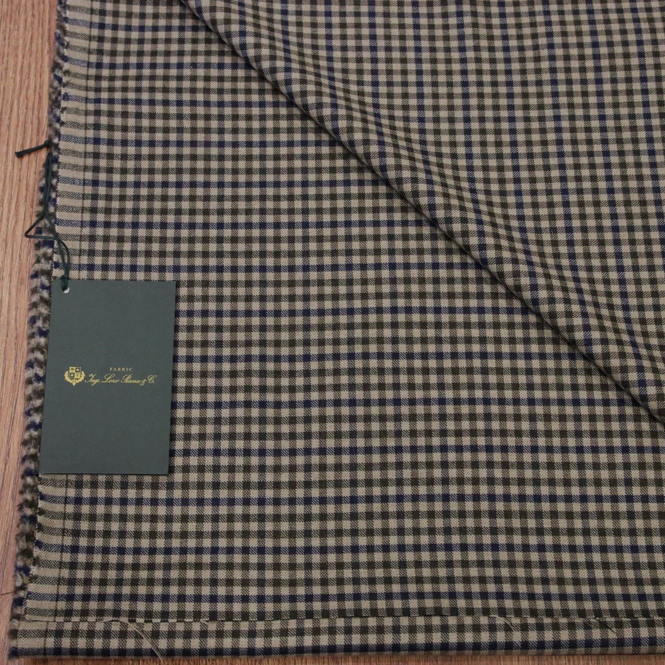 ｍerchant：Loro Piana
Season：AW
Item：Jacket
Comp.：98％Cashmere 2％Ea（250g/m）
Length：3.2ｍ