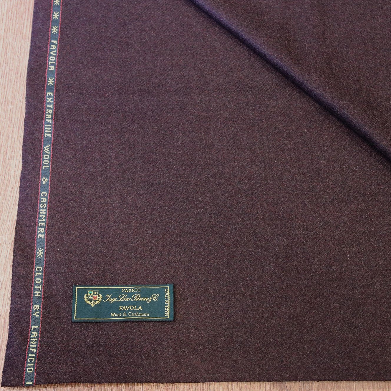 ｍerchant：Loro Piana
Season：AW
Item：Jacket
Comp.：93％Wool 7％Cashmere
Length：2.0ｍ