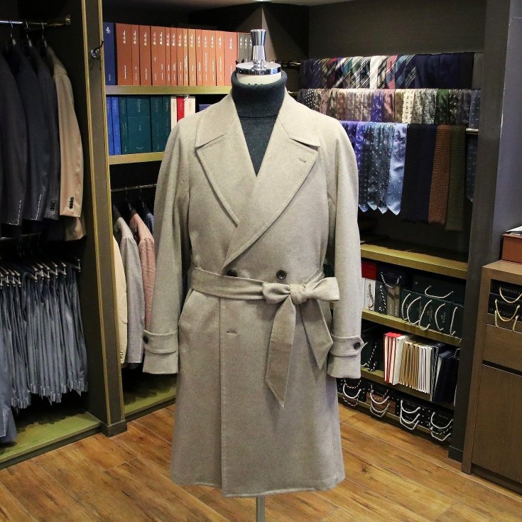 MODEL：DOUBLE RAGLANSLEEVE COAT
FABRIC：Cloth Ermenegildo Zegna 100％CASHMERE